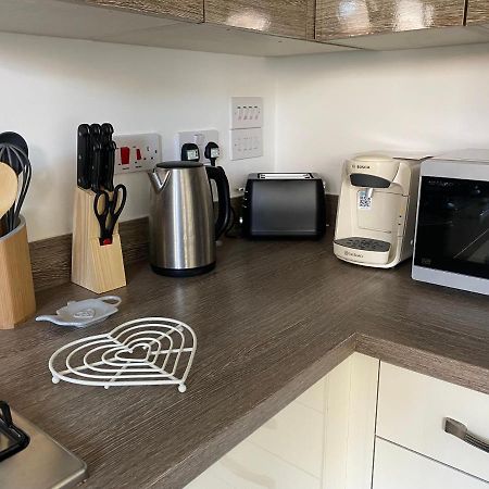 Lovely 2 Bedroom, 2 Bathroom House With Parking. Plymouth Kültér fotó