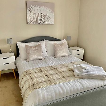 Lovely 2 Bedroom, 2 Bathroom House With Parking. Plymouth Kültér fotó
