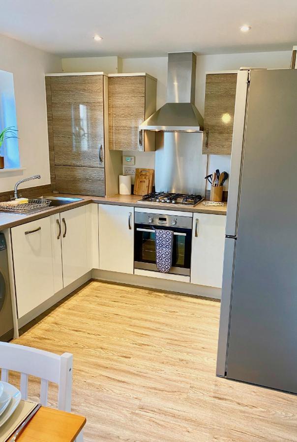 Lovely 2 Bedroom, 2 Bathroom House With Parking. Plymouth Kültér fotó