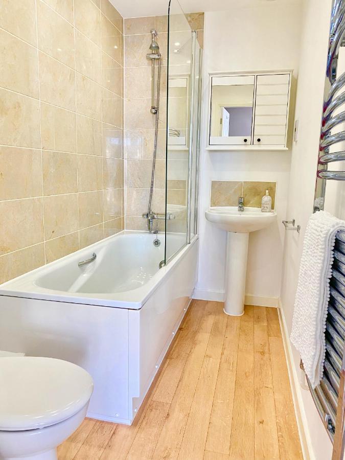 Lovely 2 Bedroom, 2 Bathroom House With Parking. Plymouth Kültér fotó